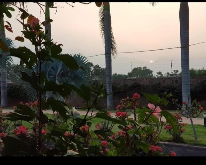 בדאמי Krishna Heritage Resort מראה חיצוני תמונה